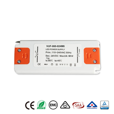 Fuente de alimentación plástica del conductor 24V DC 60W de la clase 2 LED para la luz de tira del LED