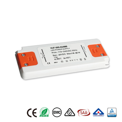 Fuente de alimentación plástica del conductor 24V DC 60W de la clase 2 LED para la luz de tira del LED