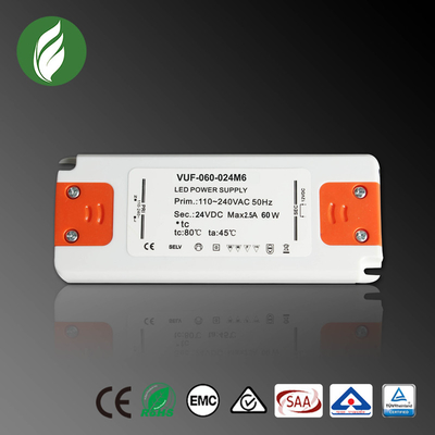 Fuente de alimentación plástica del conductor 24V DC 60W de la clase 2 LED para la luz de tira del LED
