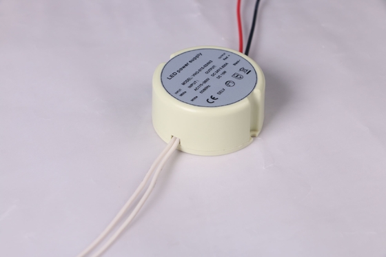 Fuente de alimentación plástica redonda del conductor 12V 15W del caso IP20 LED para la luz de tira
