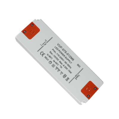 Fuente de alimentación adaptable plástica del alambre 12vdc 24vdc del conductor 50w de Ip67 LED
