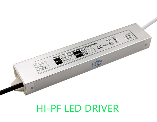 Fuente de alimentación impermeable del modo de la transferencia de DC12V 24V 60W Constant High PF LED