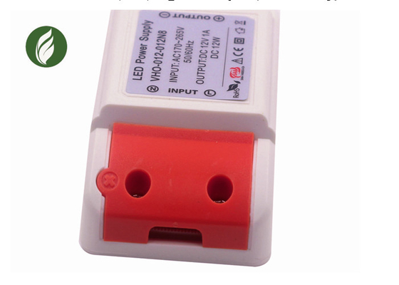 Conductor plástico práctico ultraligero 12W 12V del LED para los proyectores